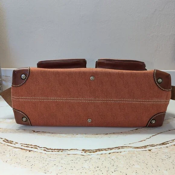 Dooney & Bourke bag, wristlet & key charm. 3fer! Excellent condition! - Picture 9 of 11